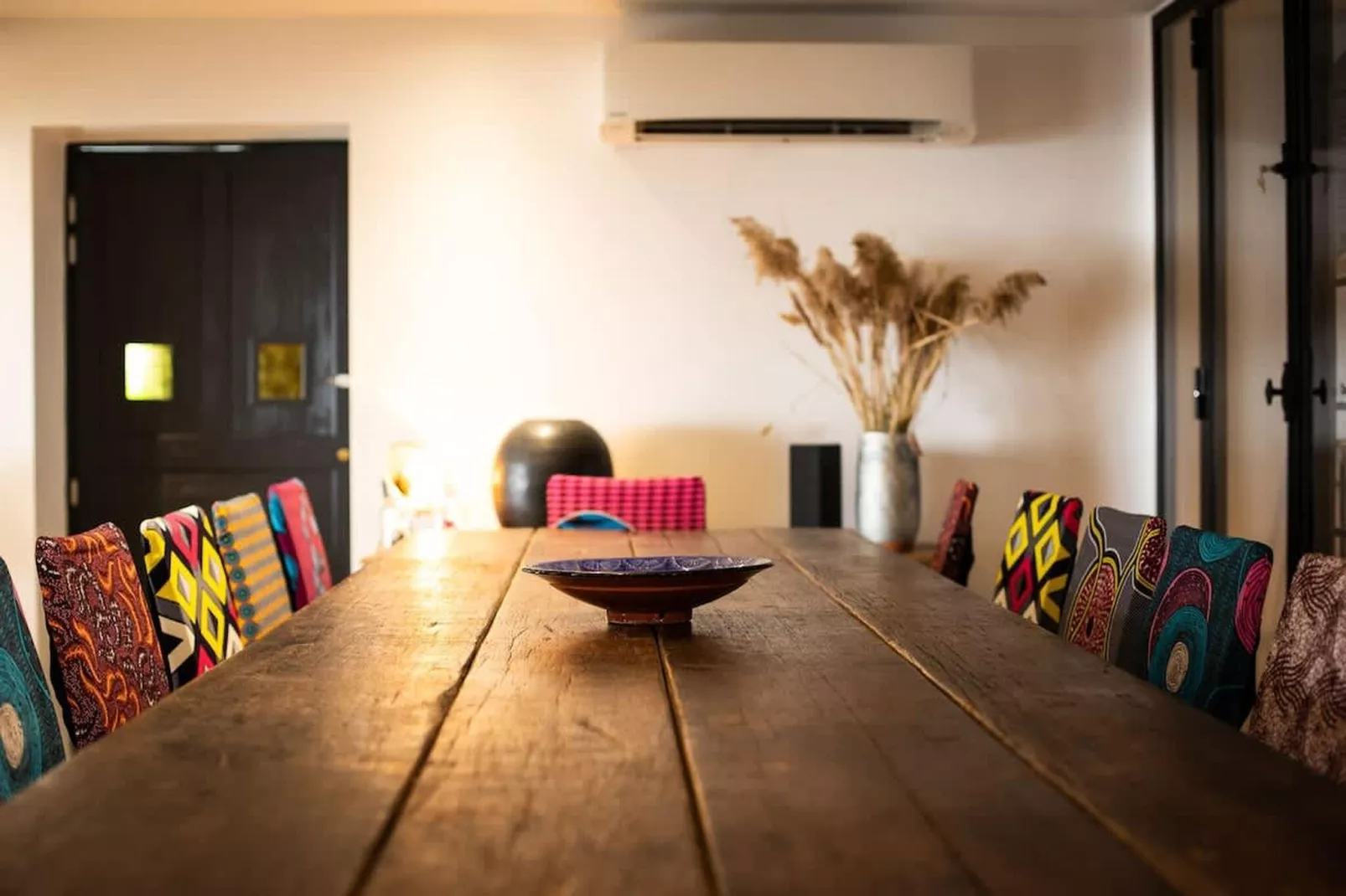 Charmant Mas Provençal avec piscine et jacuzzis-Dining room