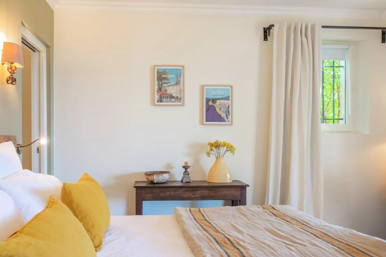 Le Mas Elaïa  votre havre familial avec piscine privée-Chambre