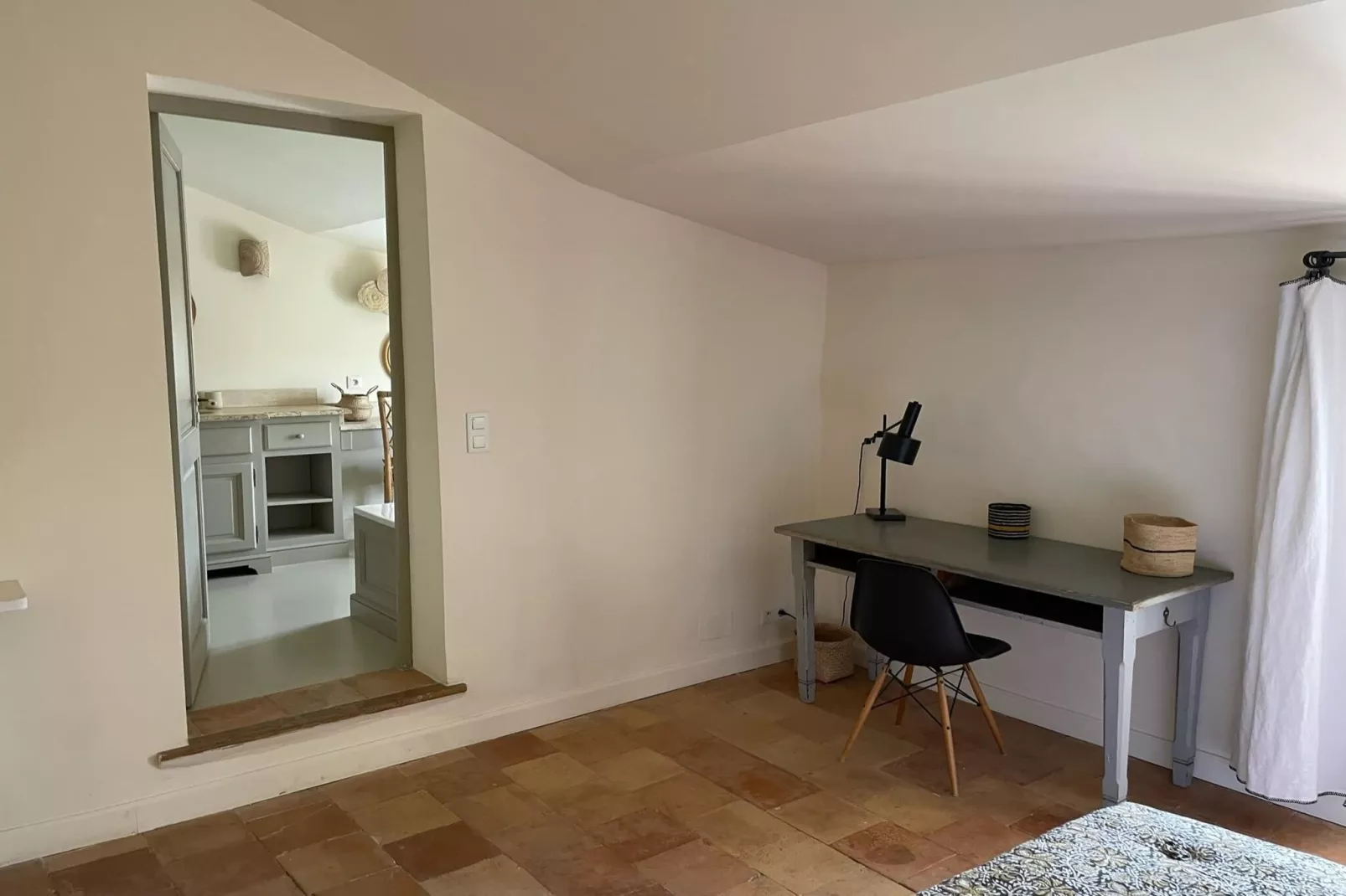 Mas Maillane demeure du XVIIIe entièrement rénové-Bedroom