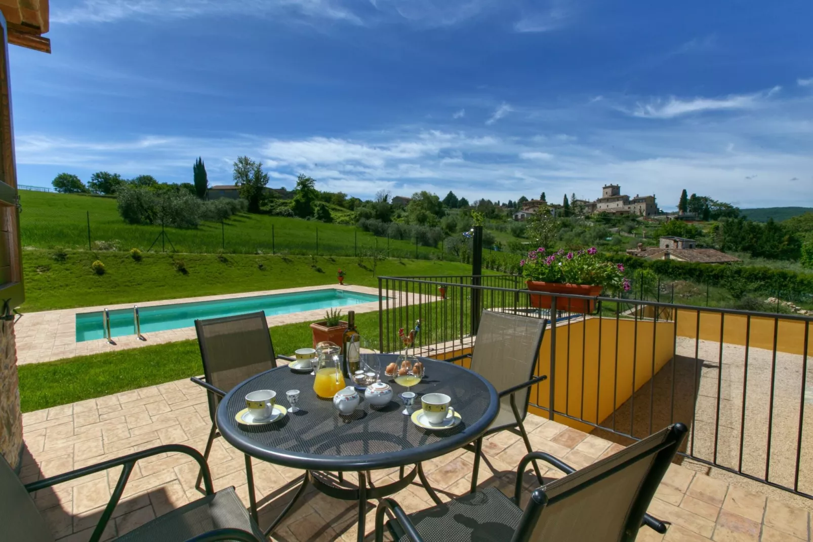 Villa Due Olive-View in summer