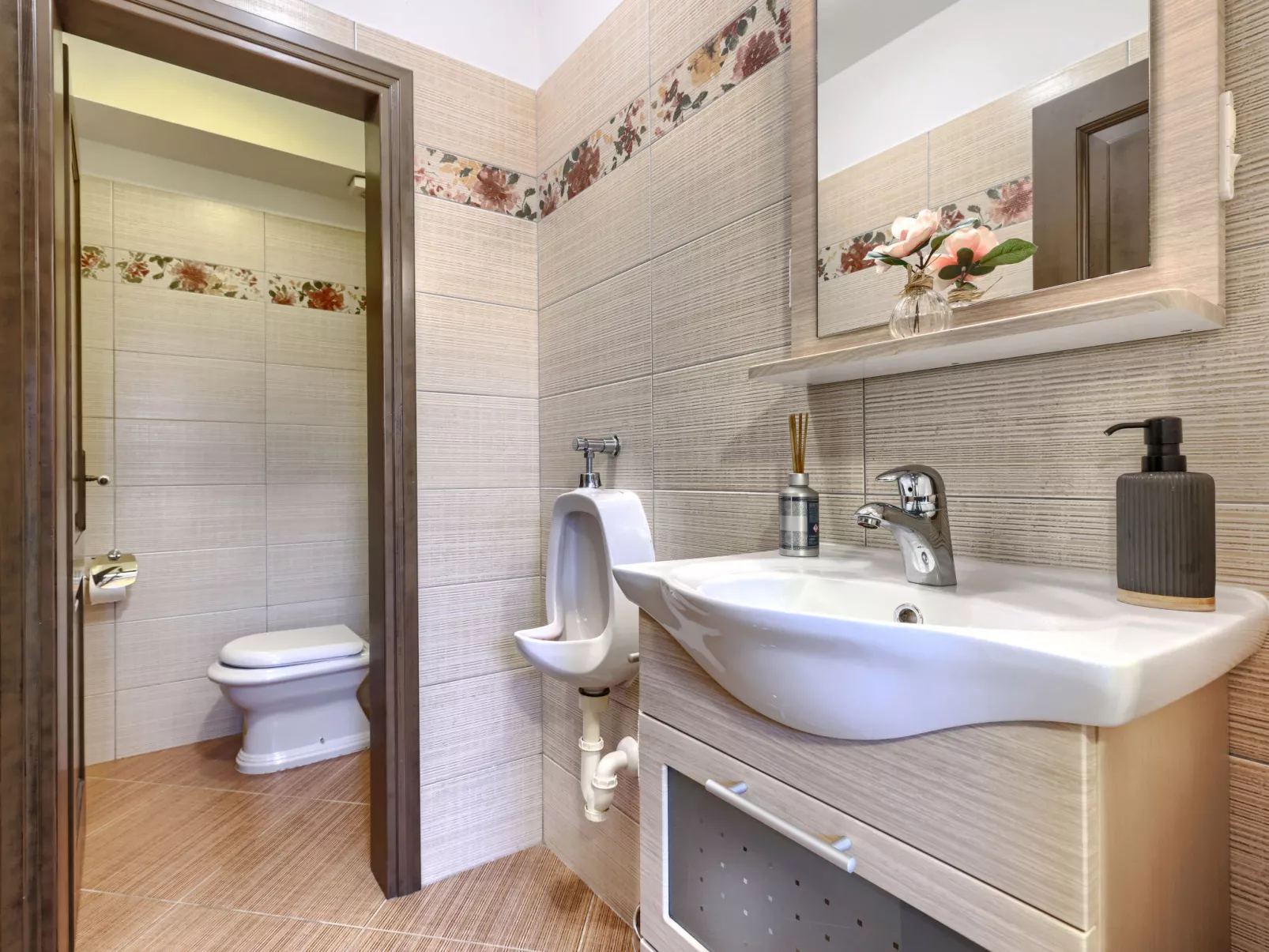 Villa Christina - Inside