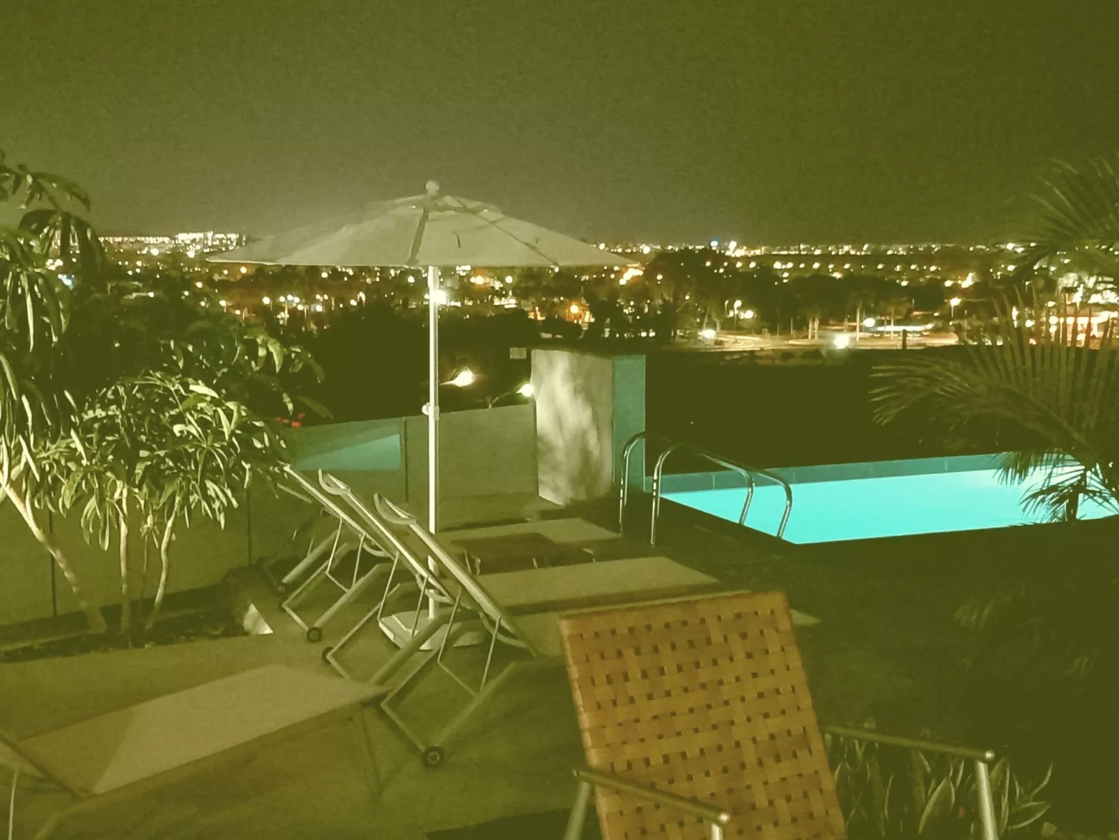 Atemberaubende Villa mit passender Aussicht - Image-tags.info