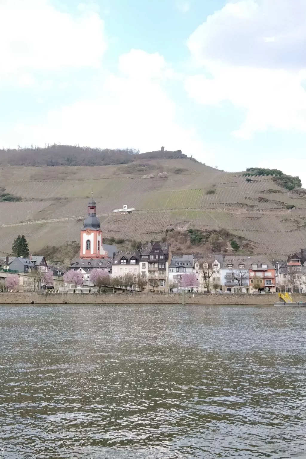 Wohnung in einem historischen Gebäude mit Balkon und Blick auf die Mosel - Image-tags.info