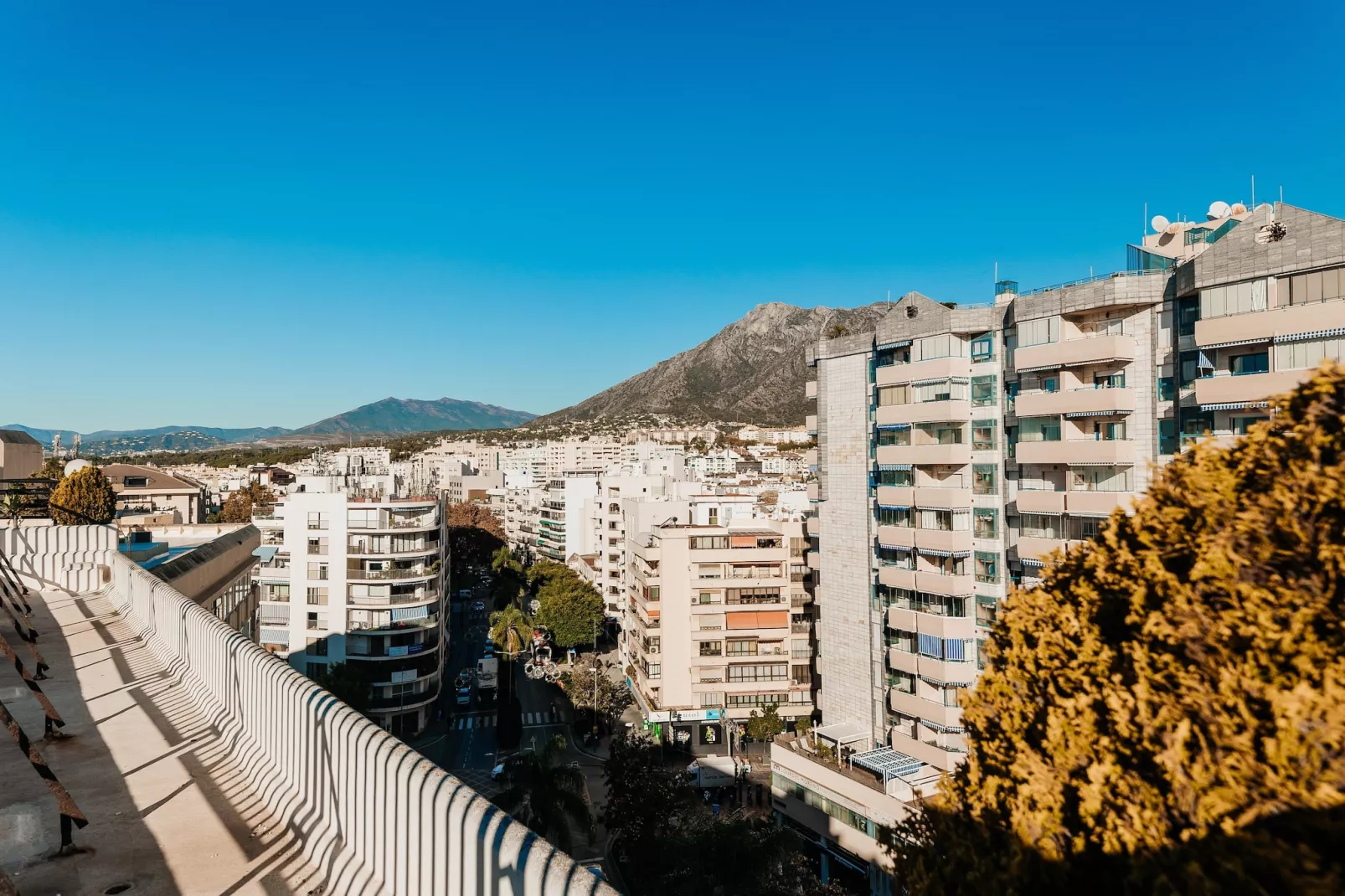 Marbell center - Areas within 1km in summer