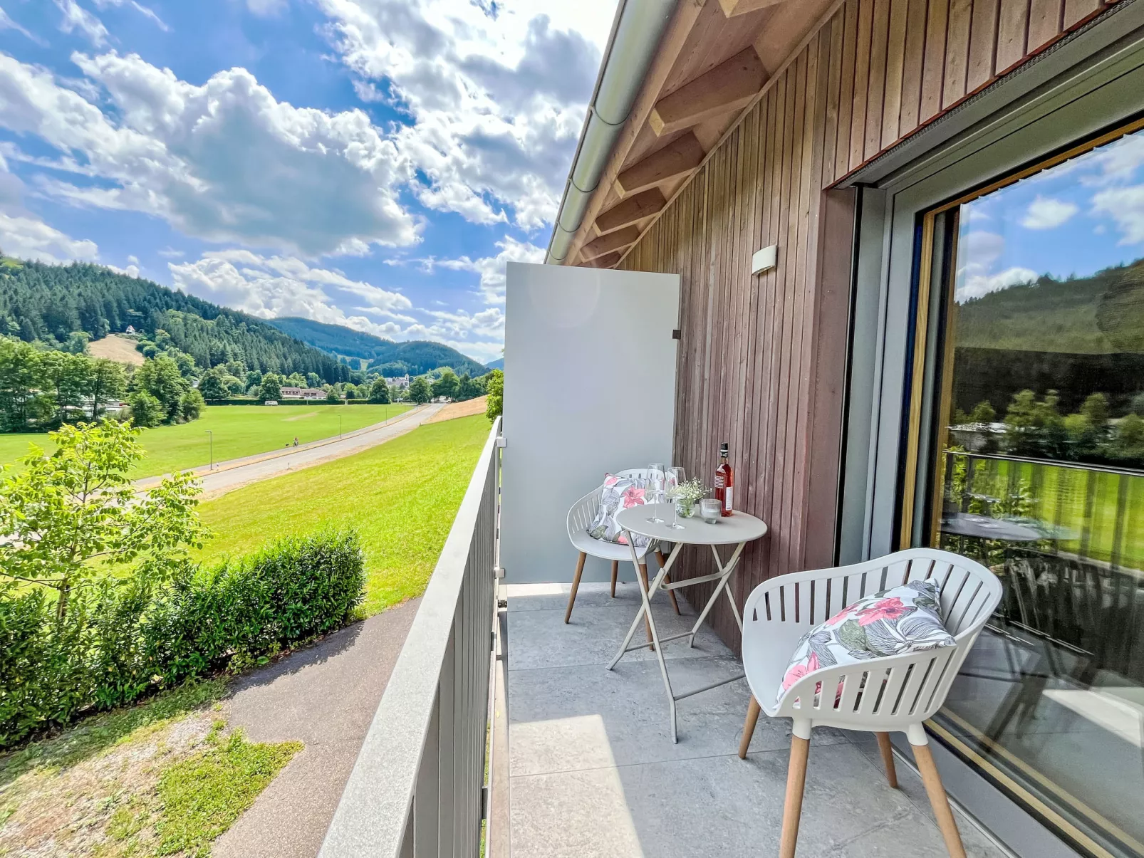 Kinast (HFT201)-Outside