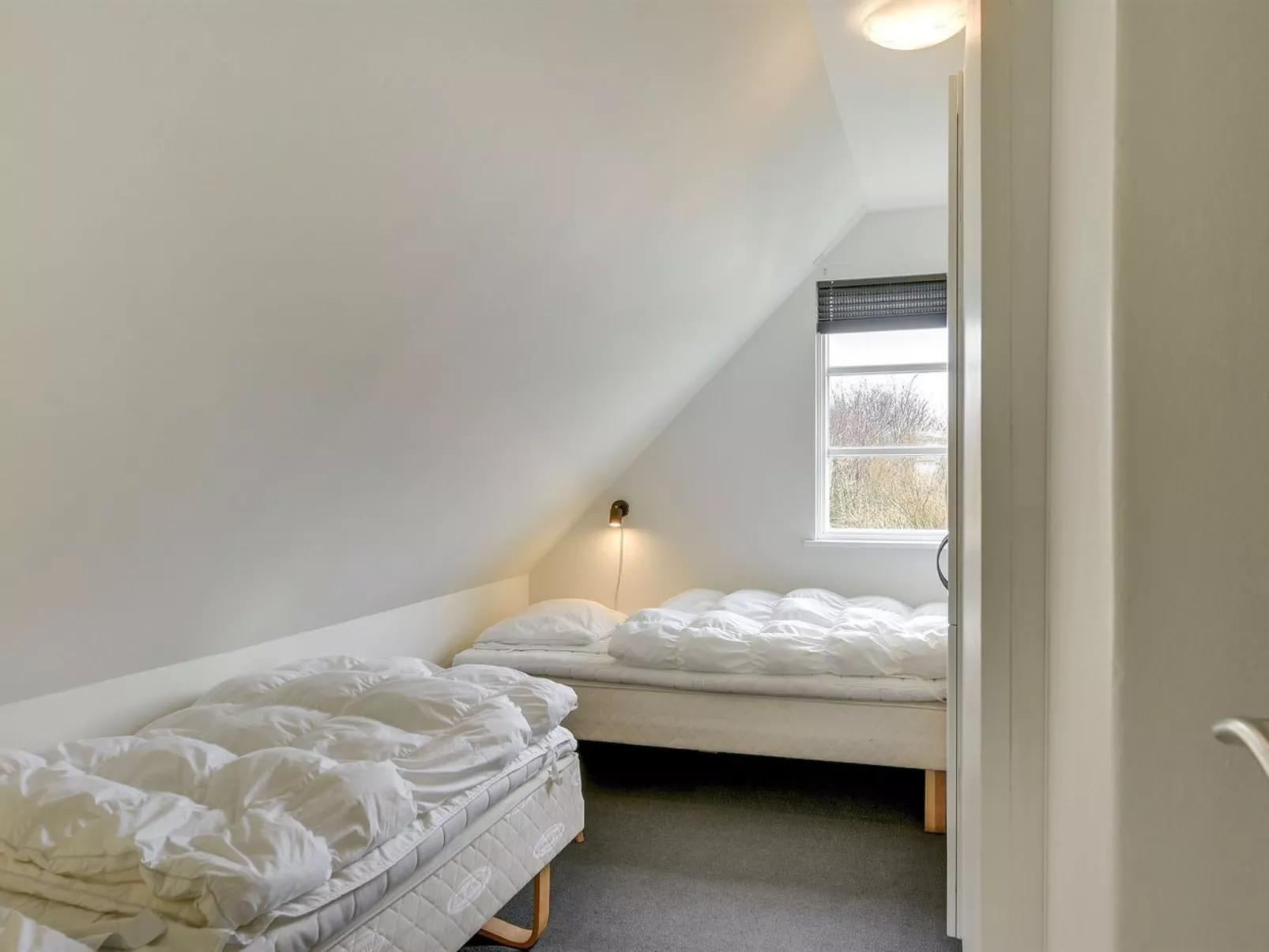 "Benita" - 400m to the fjord-Dedans