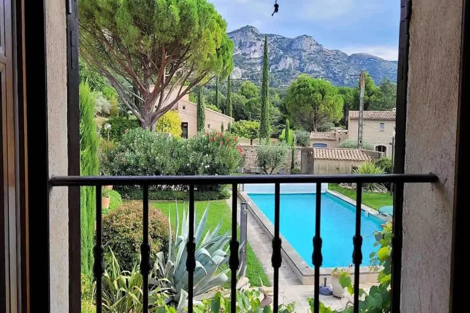 La Maison de Robion-Vue d'été