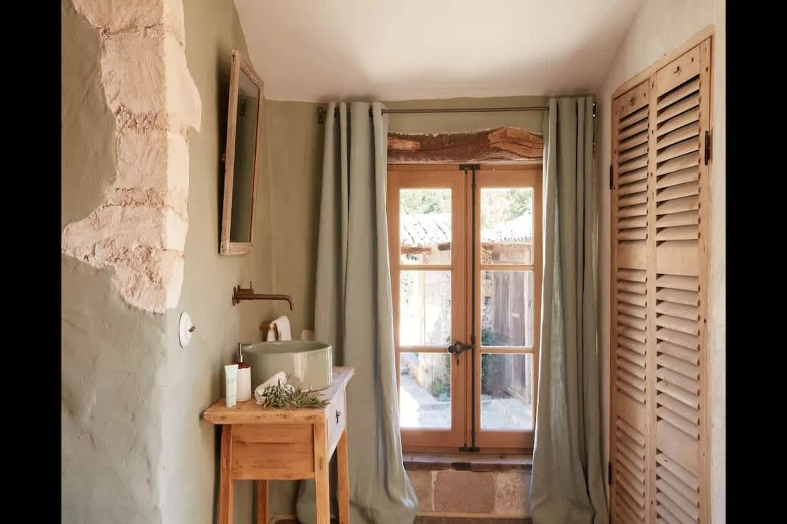 Villa de charme confort au milieu des vignes du Lubéron-Ambiente