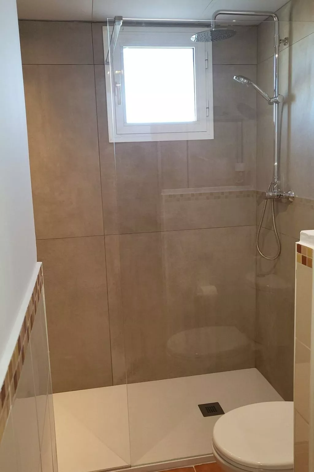 Penthouse, Jacuzzi, Meerblick, BBQ,wifi, AC - Dedans