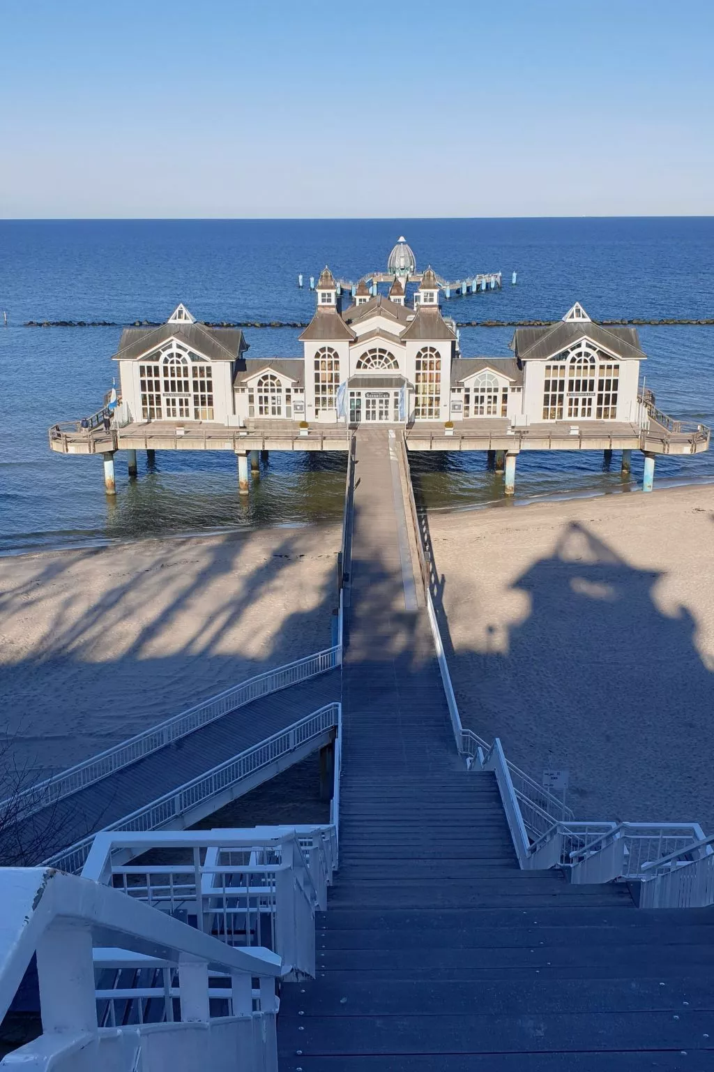 TRADITIONELLES REETDACHHAUS MIT SAUNA, KAMINOFEN UND PRIVATEM WASSERZUGANG - Image-tags.info