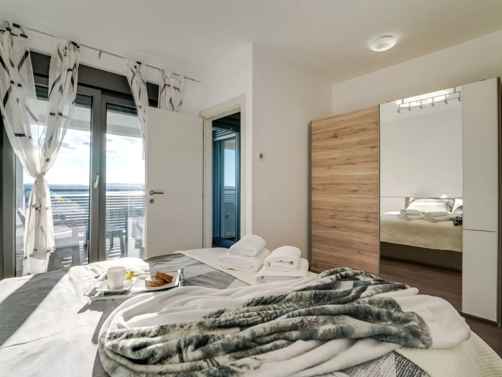 Villa "View" mit Blick auf das Wasser - Image-tags.info