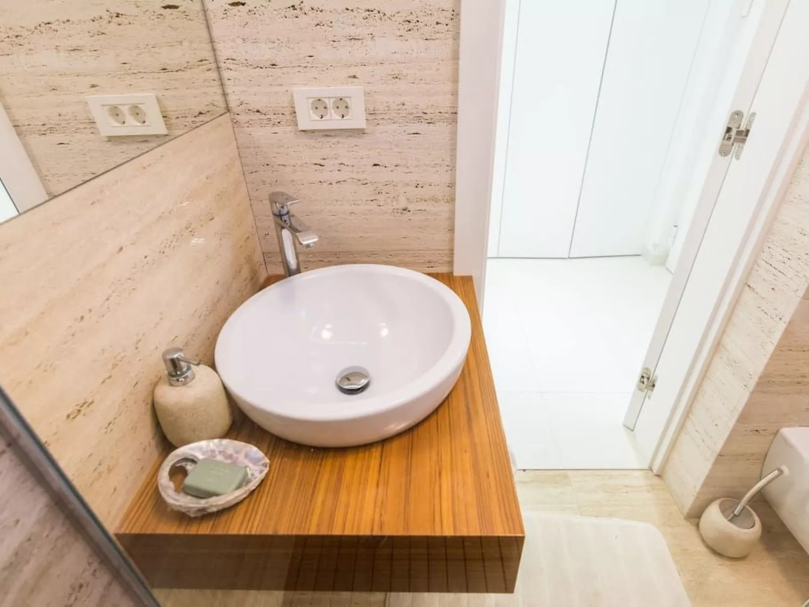 Luxuriöse Villa White Rose mit Pool in der Nähe von Zrče Beach - Image-tags.info