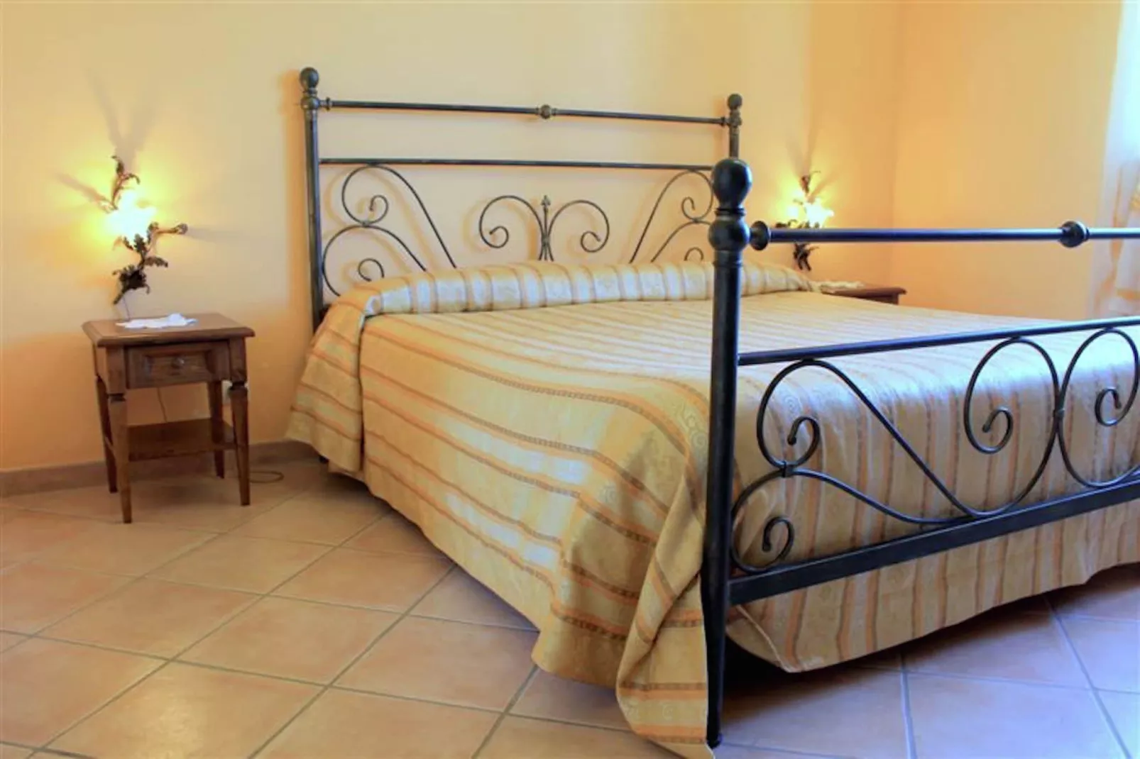 Arancio-Bedroom