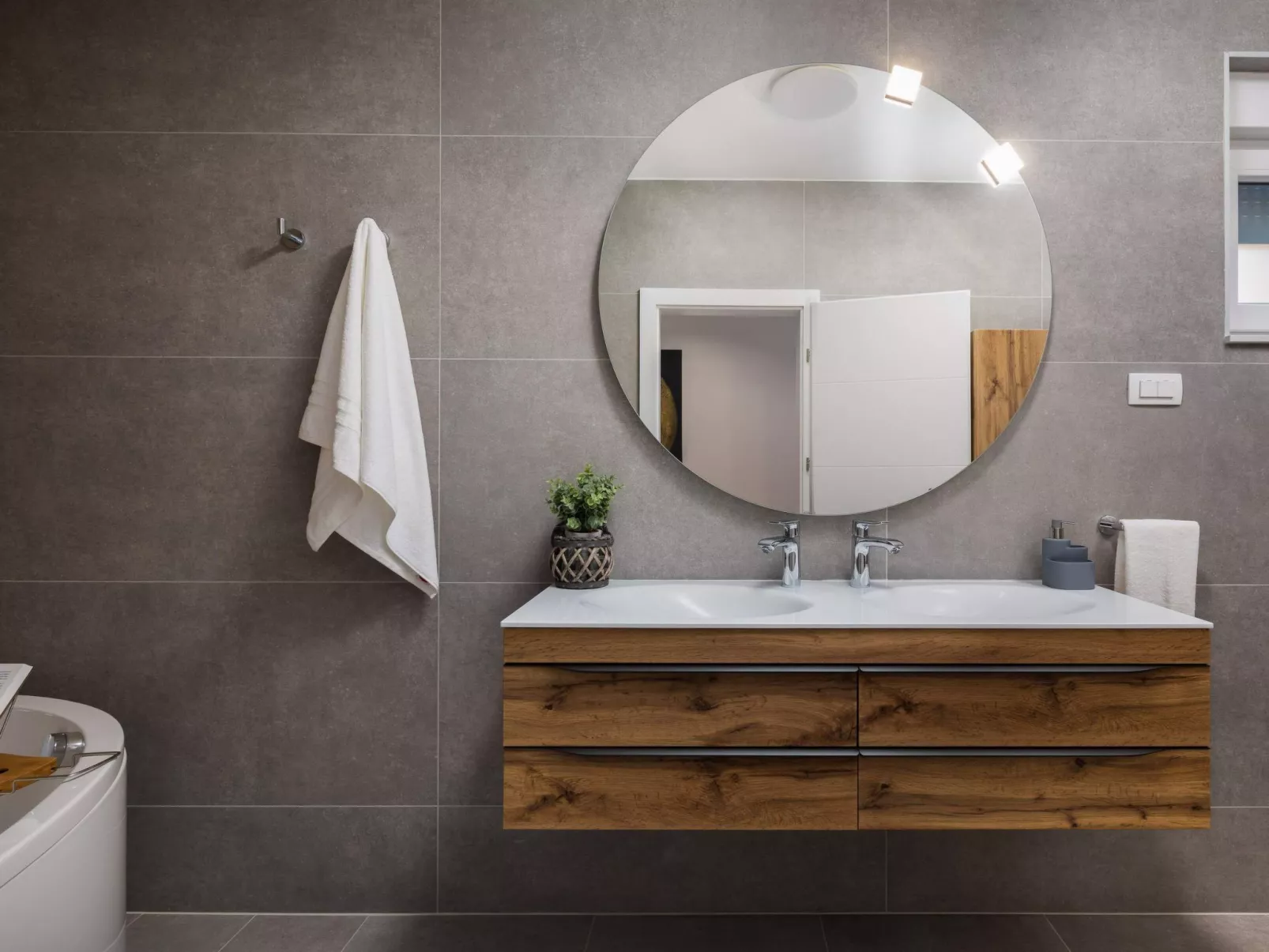 Villa in Strandnähe, Pool, Kinderspielplatz - Image-tags.info