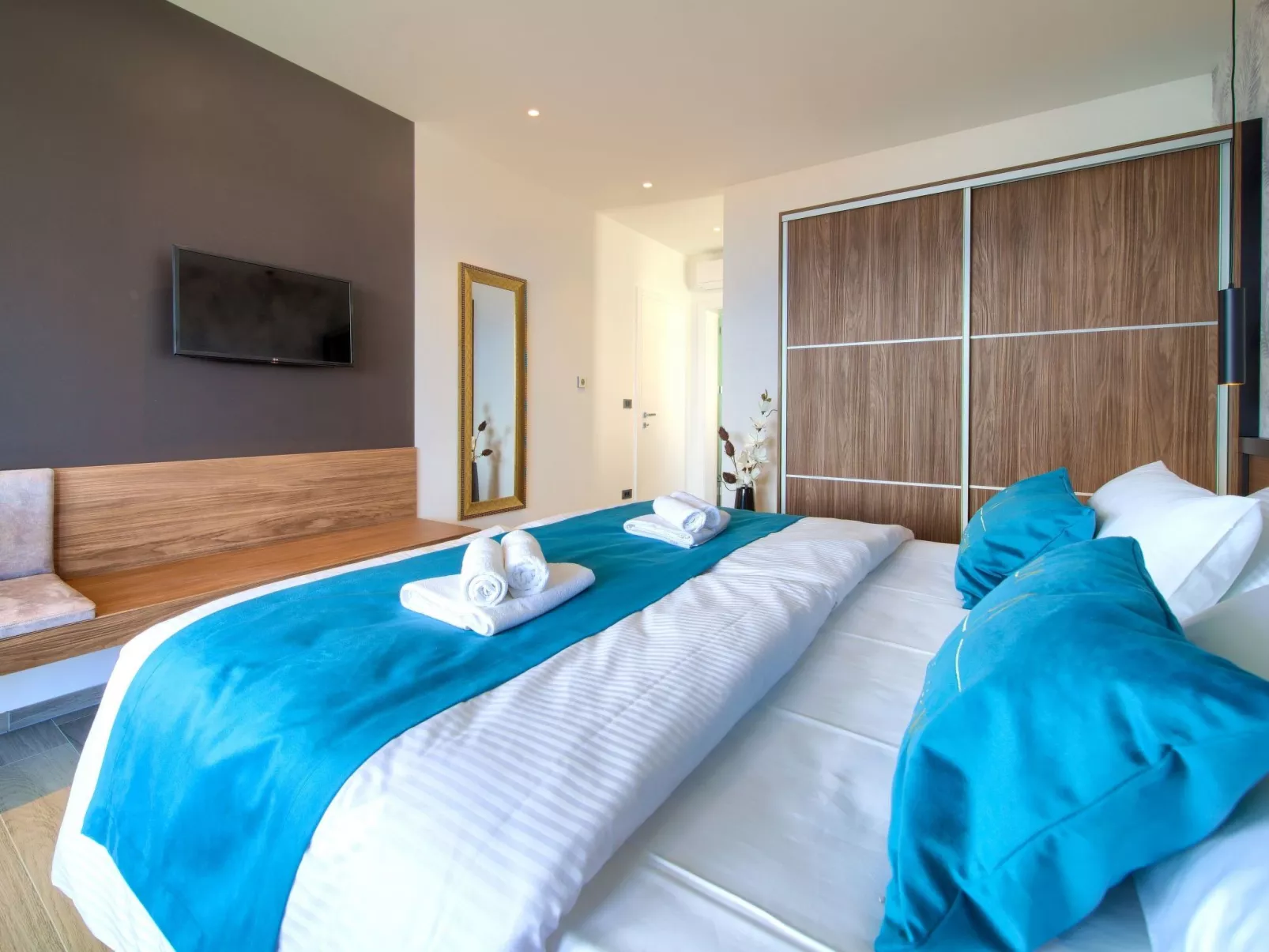 Luxuriöse Villa mit Pool und fantastischem Meerblick - Image-tags.info