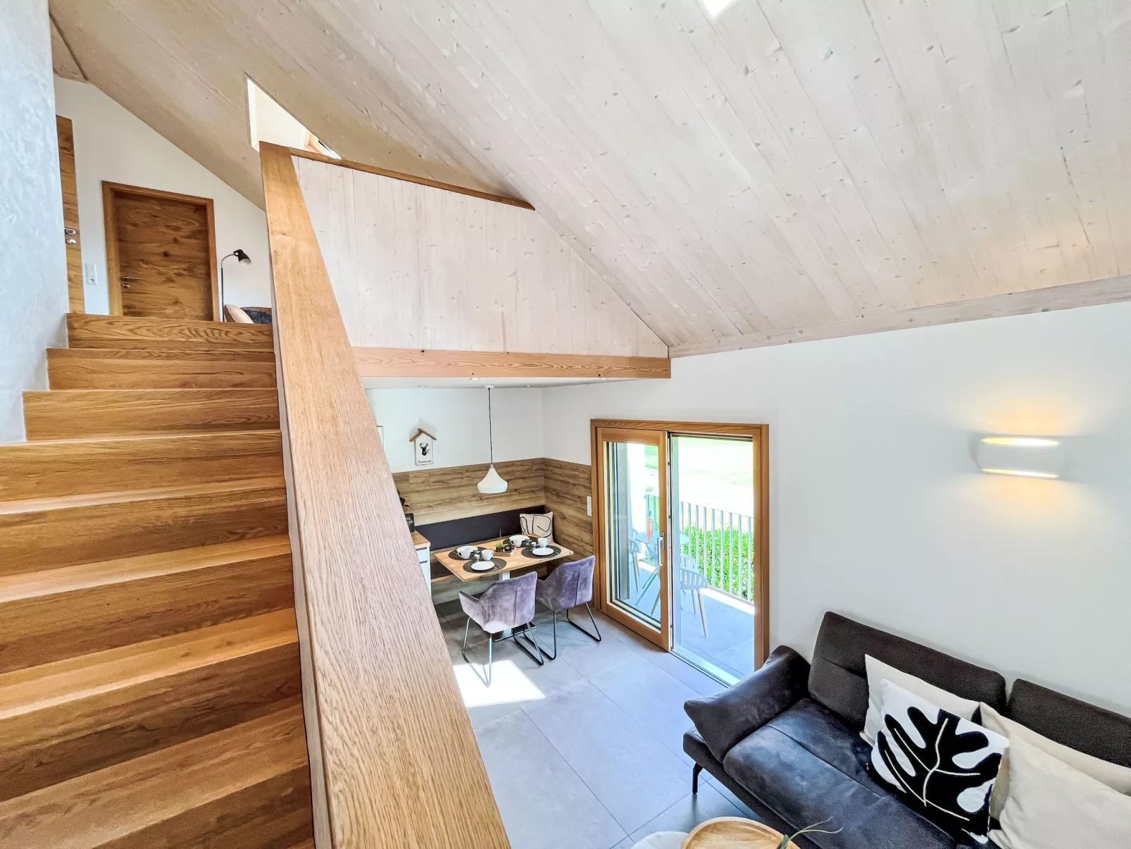 Kinast (HFT202) - Drinnen