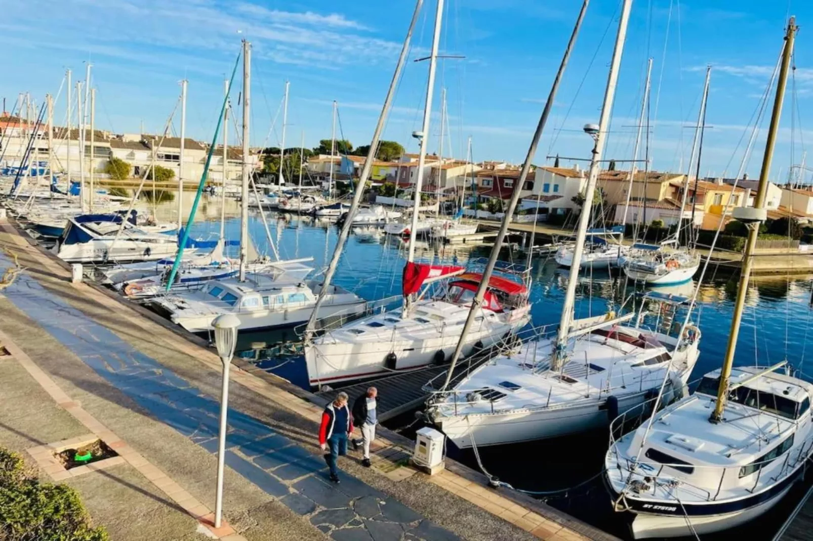 Port La Roquille N°98 - 2P6C-Zones été à 20 km