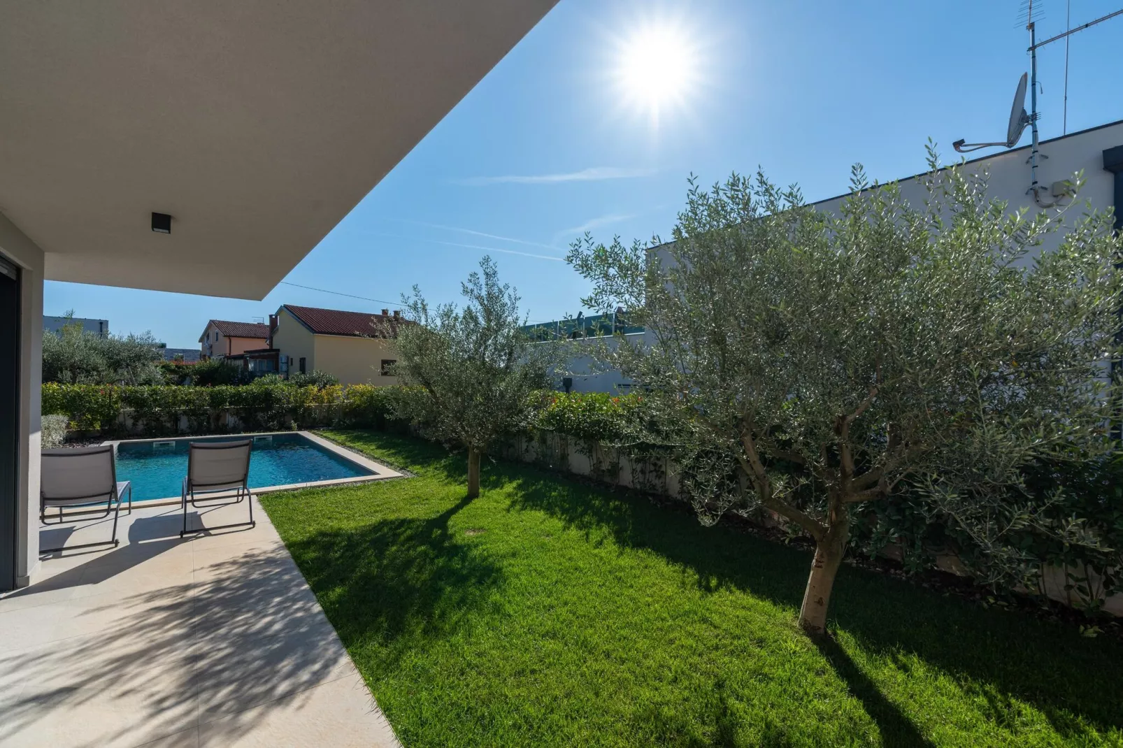 Villa Ava Rossa-Jardins en été