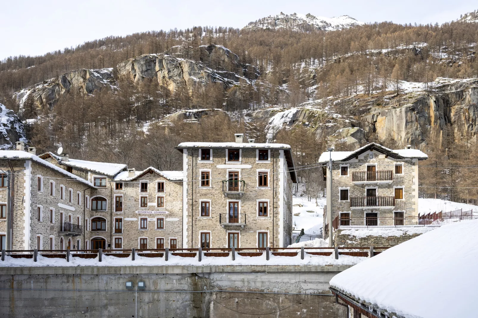 MONO 1 CERESOLE-Exterior in winter