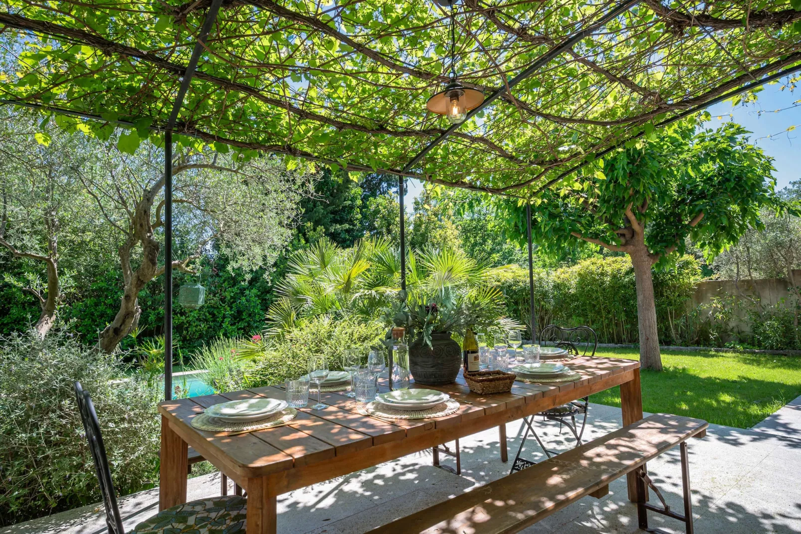 Mas authentique à Paradou Alpilles-Terrace balcony