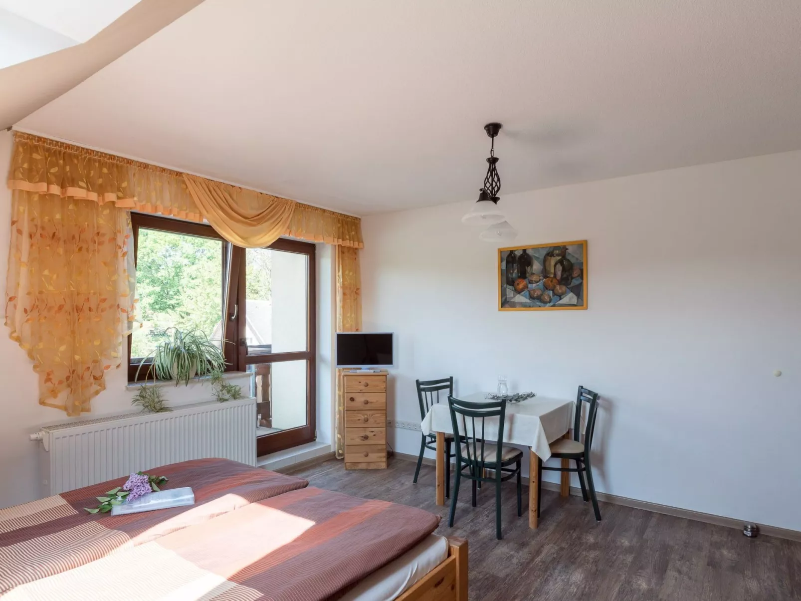 Mit Parkplatz und Fahrradunterstellmöglichkeit mit Balkon nah am Wald - Image-tags.info