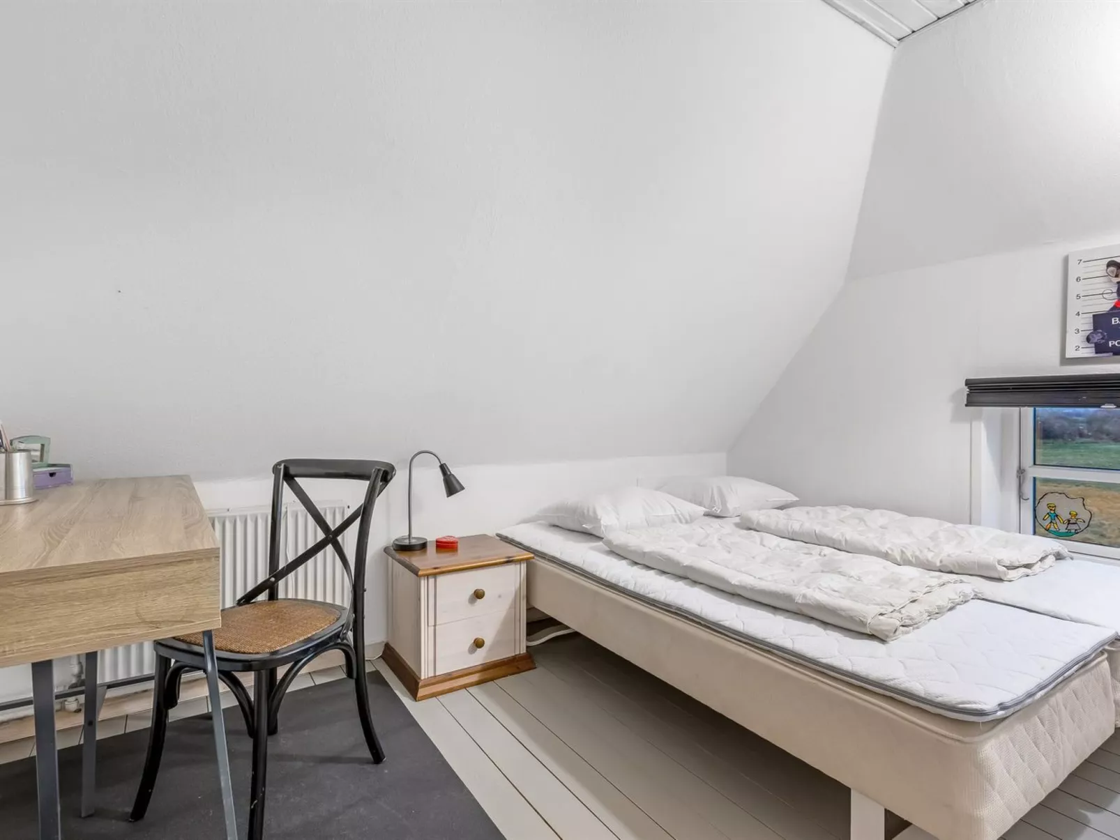 "Yorik" - 1.6km from the sea-Inside