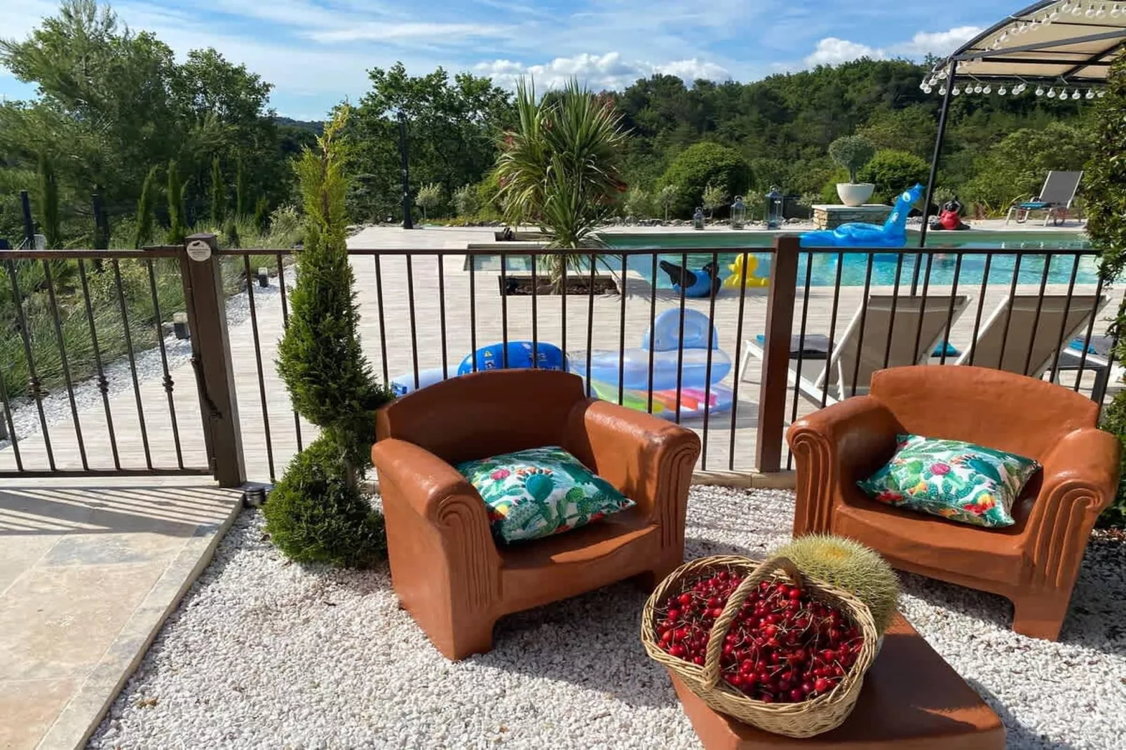 Villa provencale à Murs coeur du Luberon-Terrace balcony
