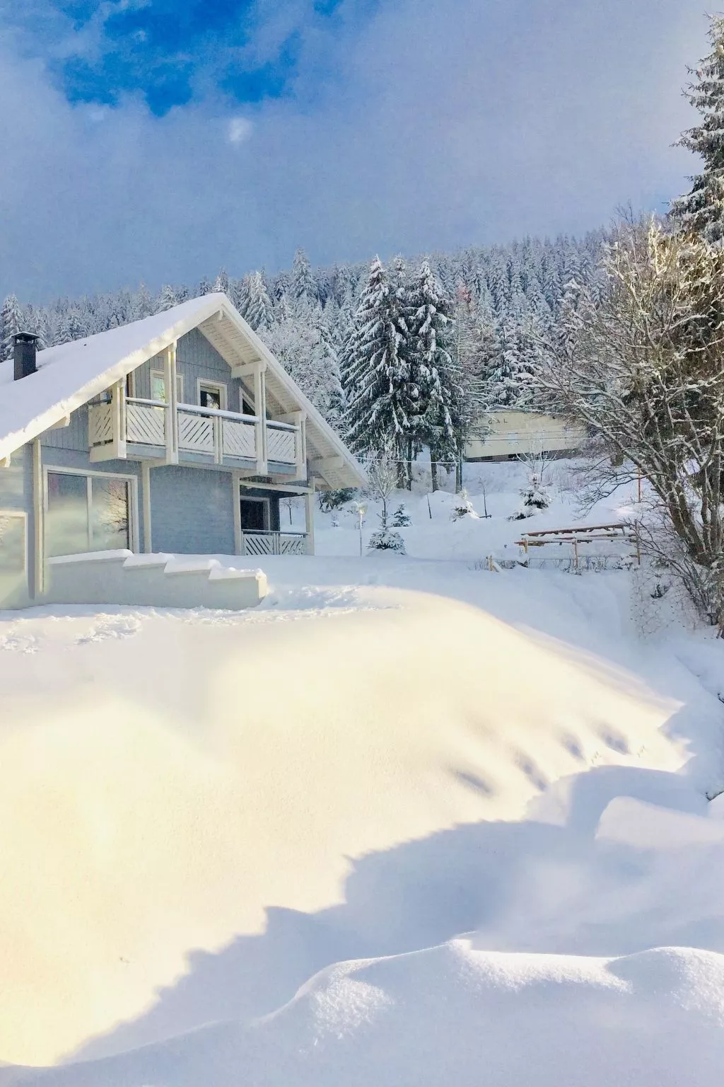 Chalet "Le Flocon Bleu" mit Blick auf das Wasser - Image-tags.info