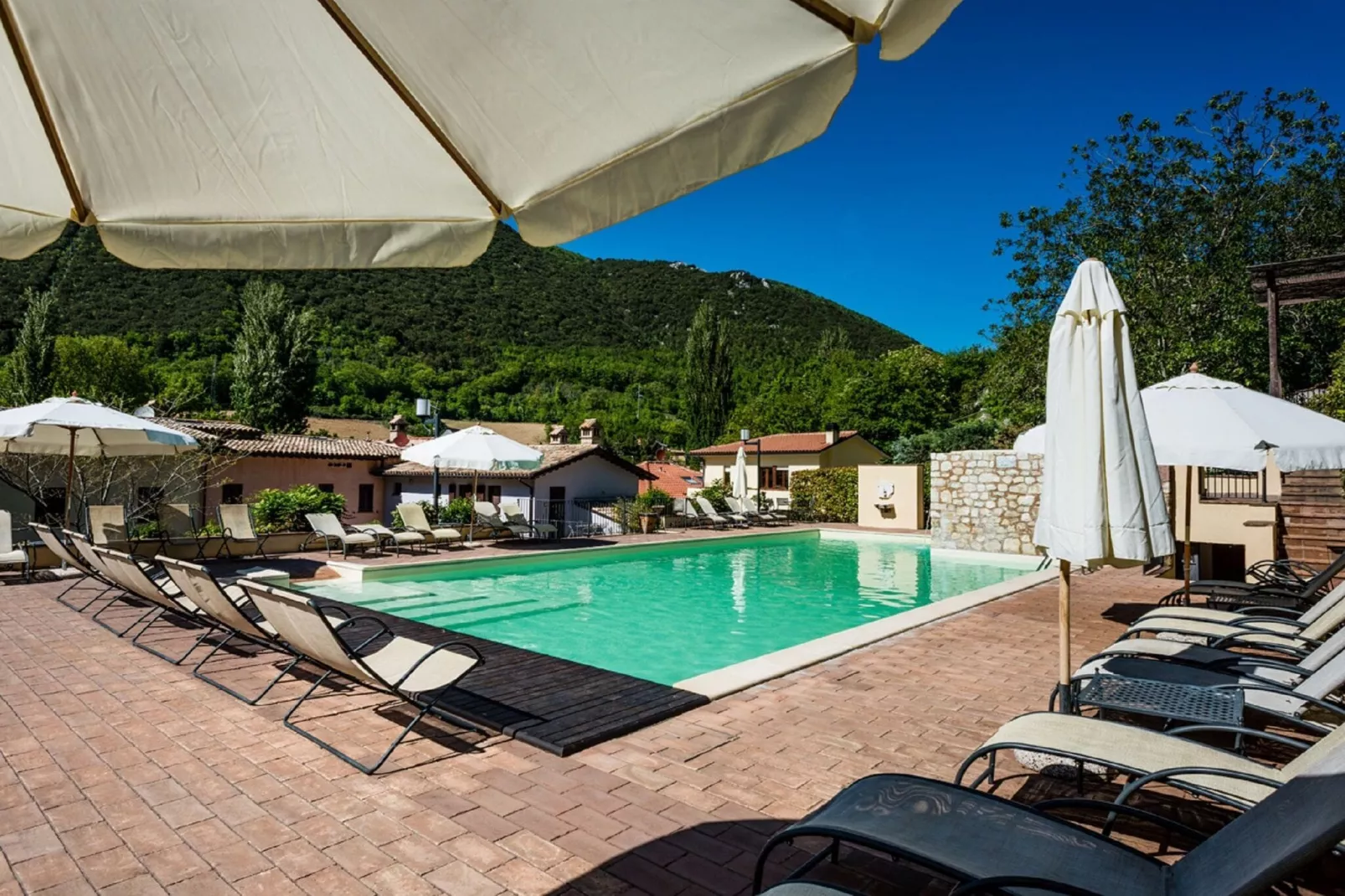 Trilocale-Swimming pool