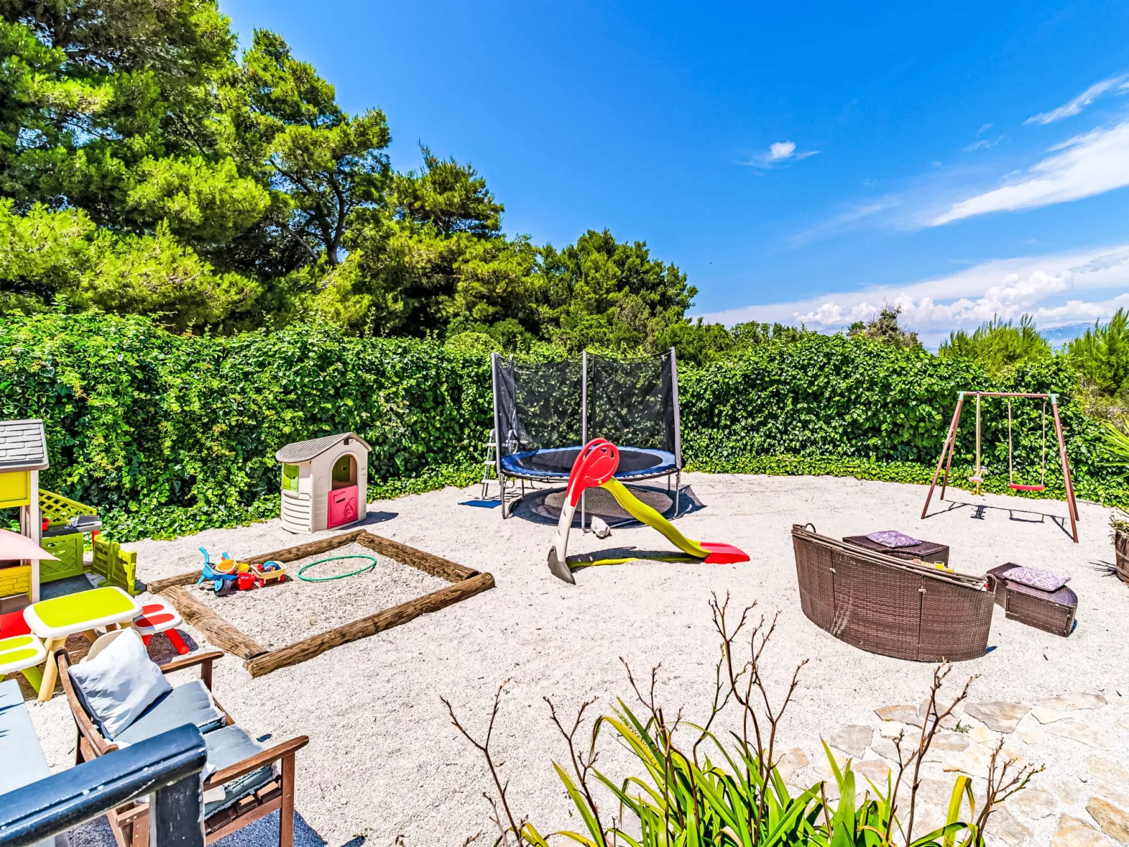 Villa Mutnik-Draußen