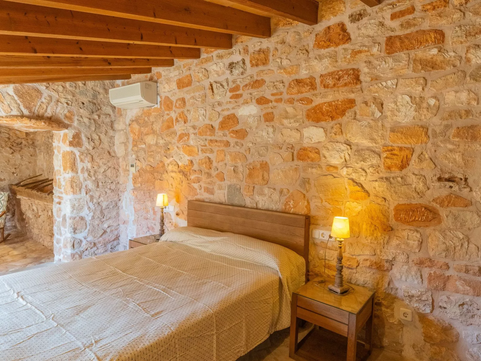 Petita des Llombards - Dedans