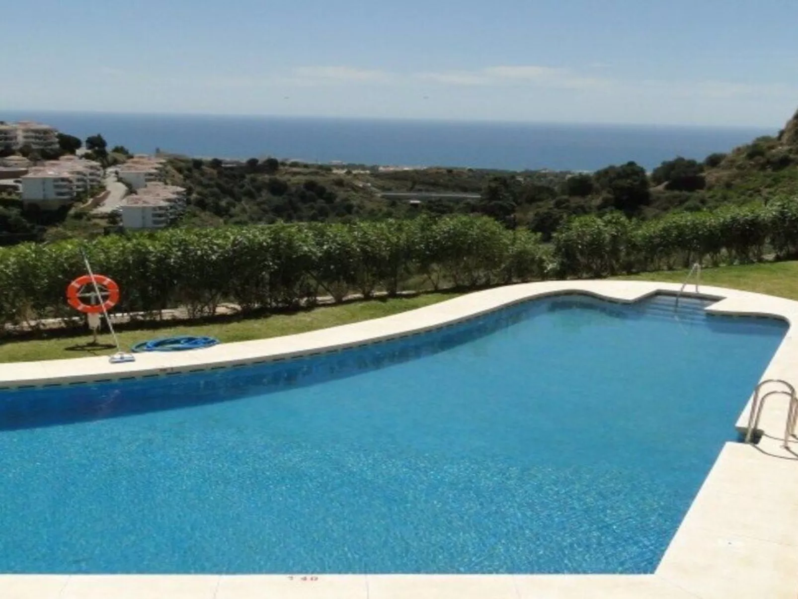 Penthouse, Jacuzzi, Meerblick, BBQ,wifi, AC - Dehors