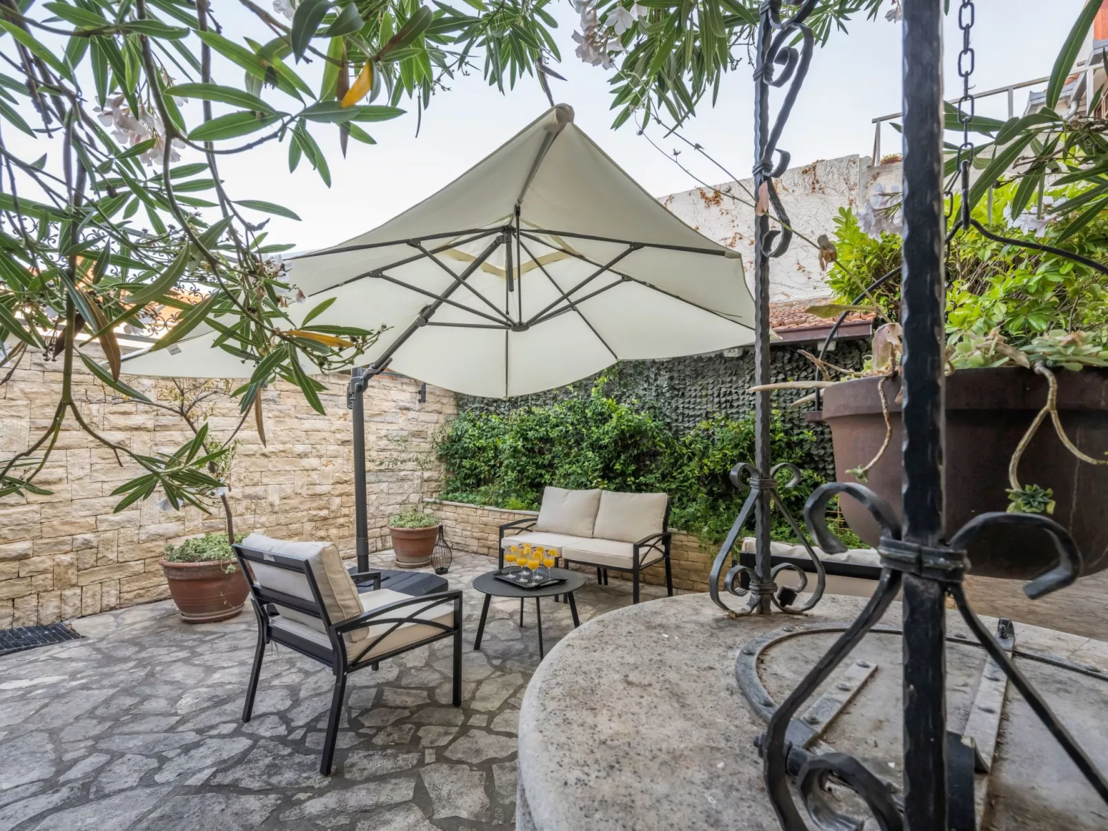 Villa Anna Varos - Image-tags.info