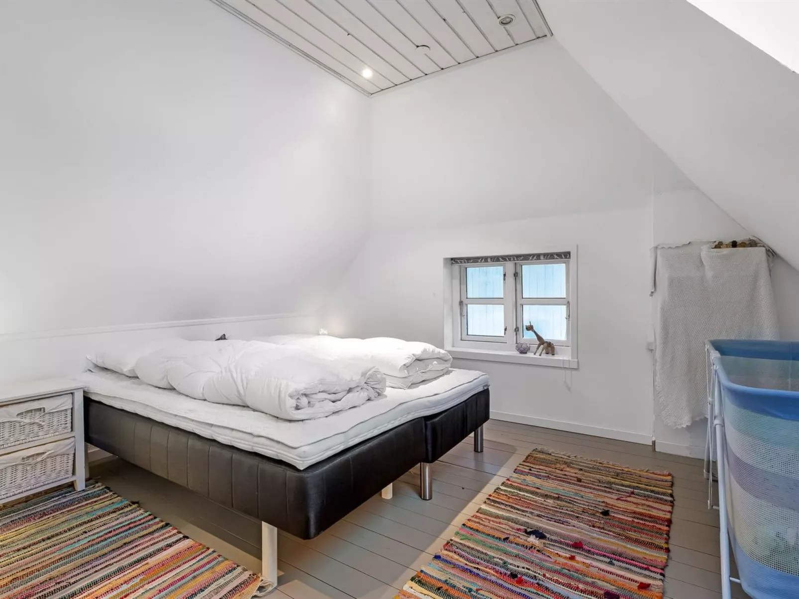 "Yorik" - 1.6km from the sea-Inside