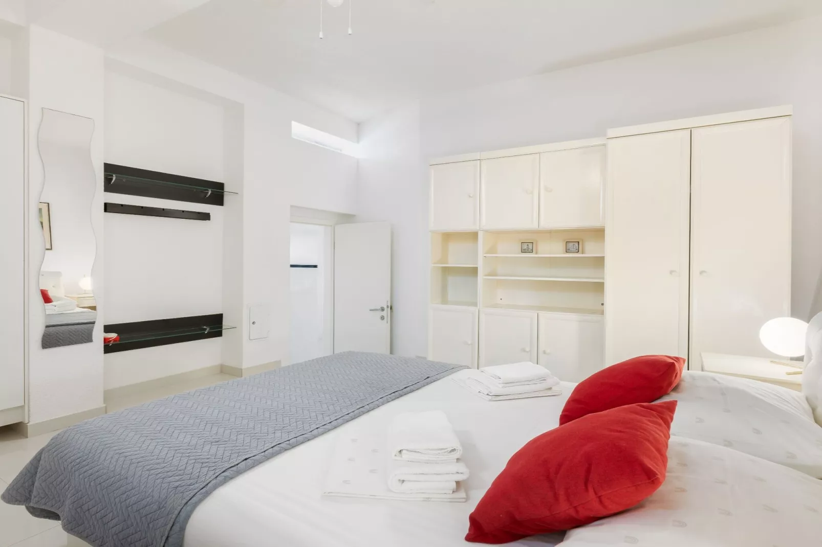 Villa Blanka - Six Bedroom Villa with Swimming Pool and Sea View-Schlafzimmer