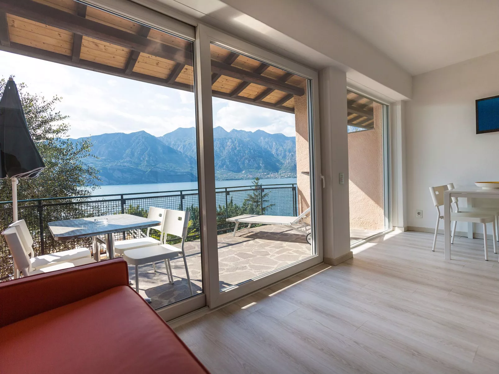 Zwei-Zimmer-Wohnung mit Seeblick, Grill und Gemeinschaftspool - Image-tags.info