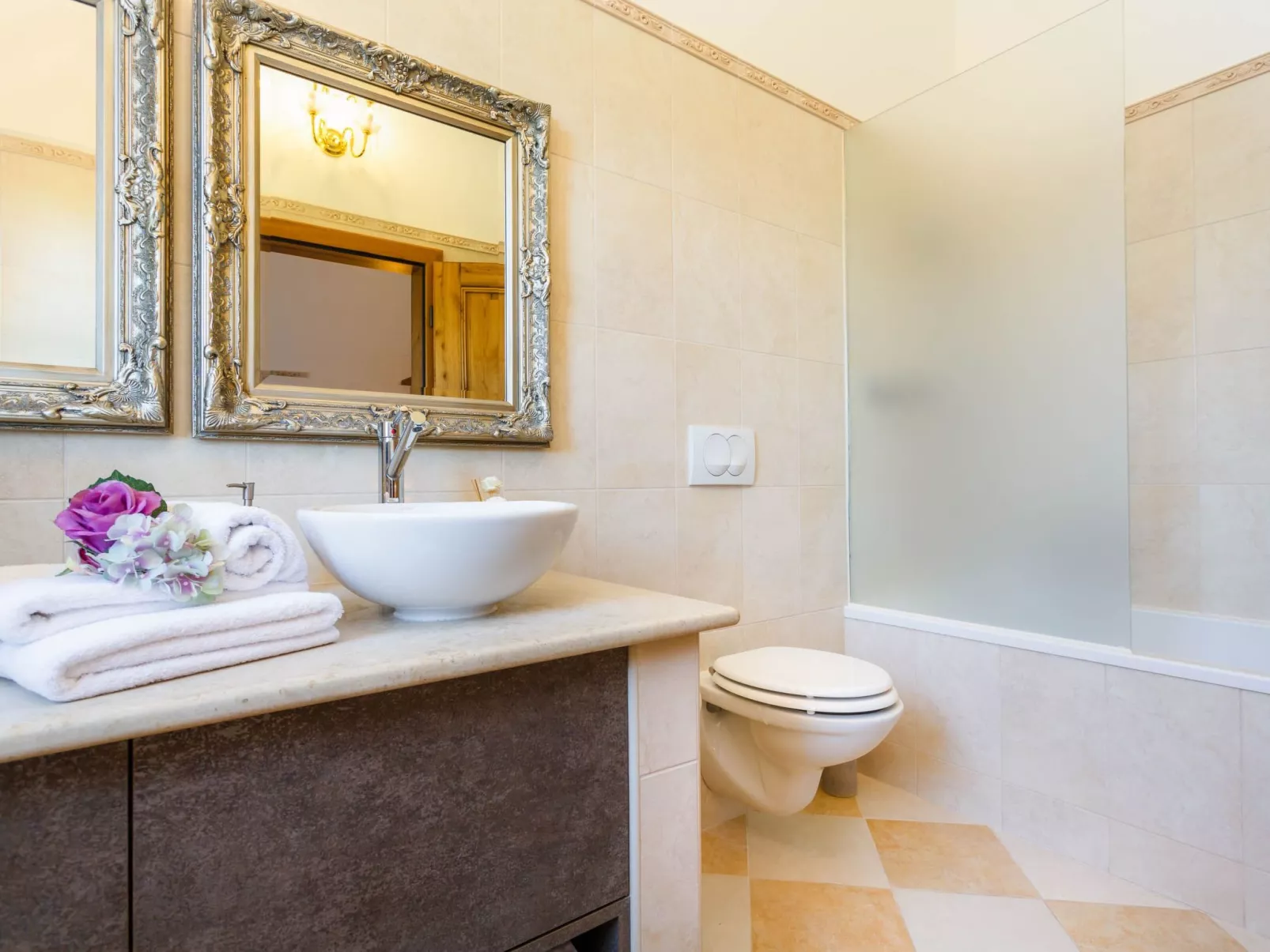 Villa Kamenica  im mediterranen Stil mit Innen- und Außenpool - Image-tags.info