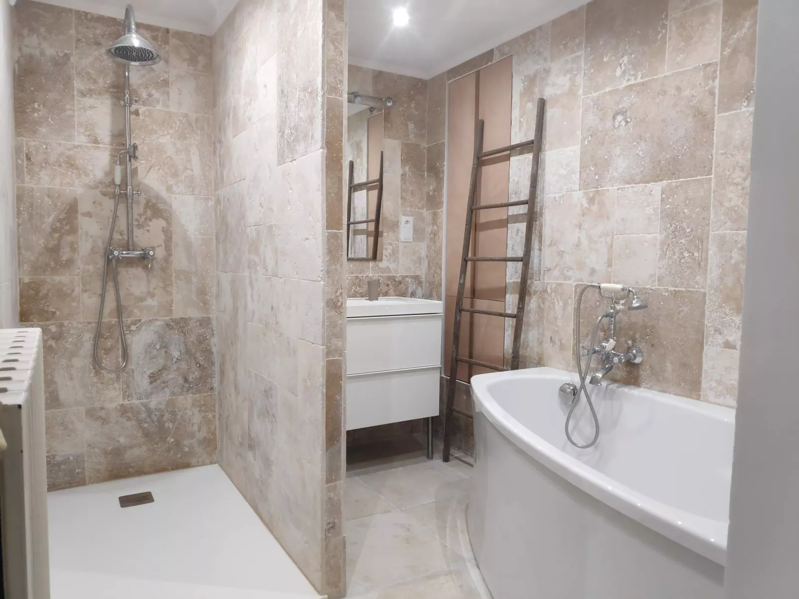 Schöne provenzalische Villa Les Carlets mit Pool - Image-tags.info