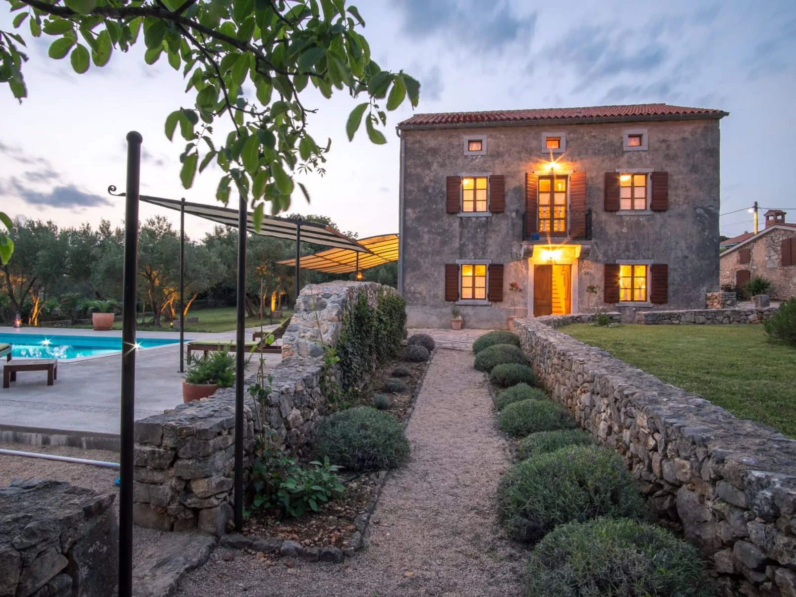 Villa mit Pool, Olivengarten und Meerblick-Image-tags.info