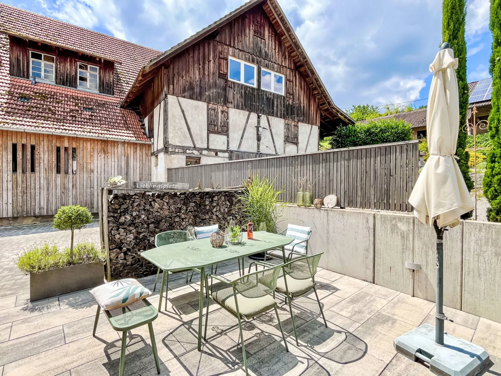 Kinast (HFT201)-Outside