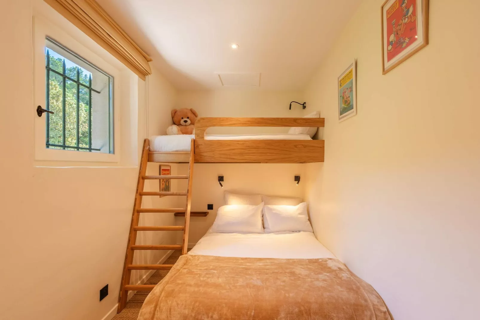 Le Mas Elaïa  votre havre familial avec piscine privée-Chambre