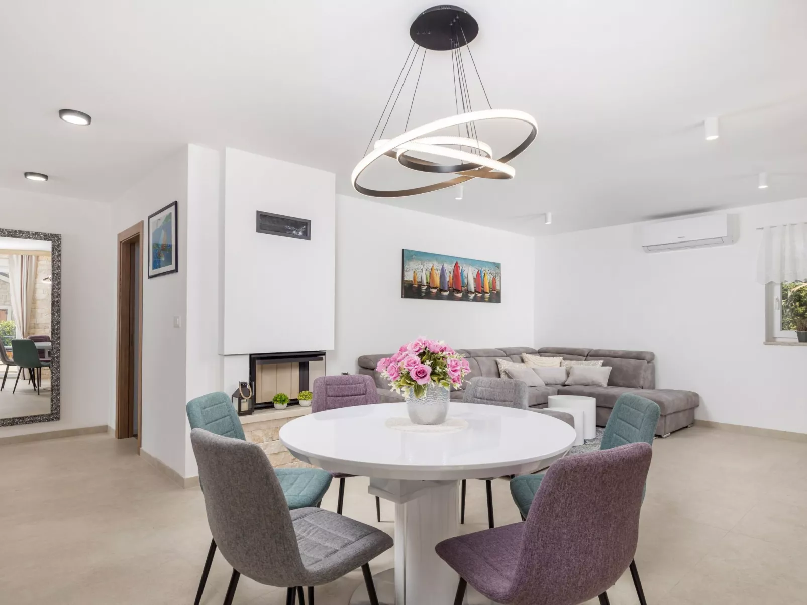 Romantische Villa mit Pool, umgeben von Natur - Image-tags.info