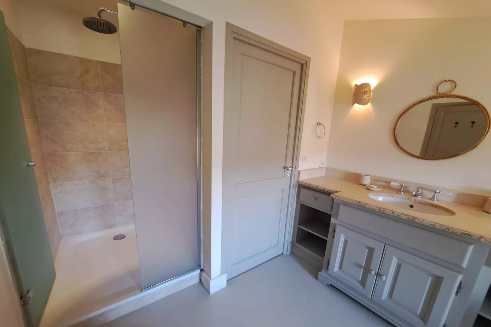 Mas Maillane demeure du XVIIIe entièrement rénové-Bathroom