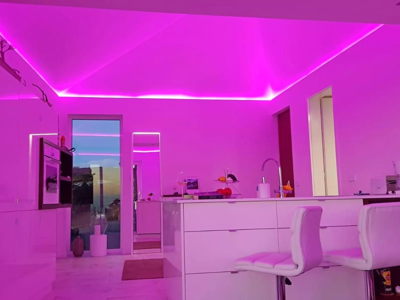 Moderne Architekten-Villa mit Infinity-Pool und Meerblick - Image-tags.info