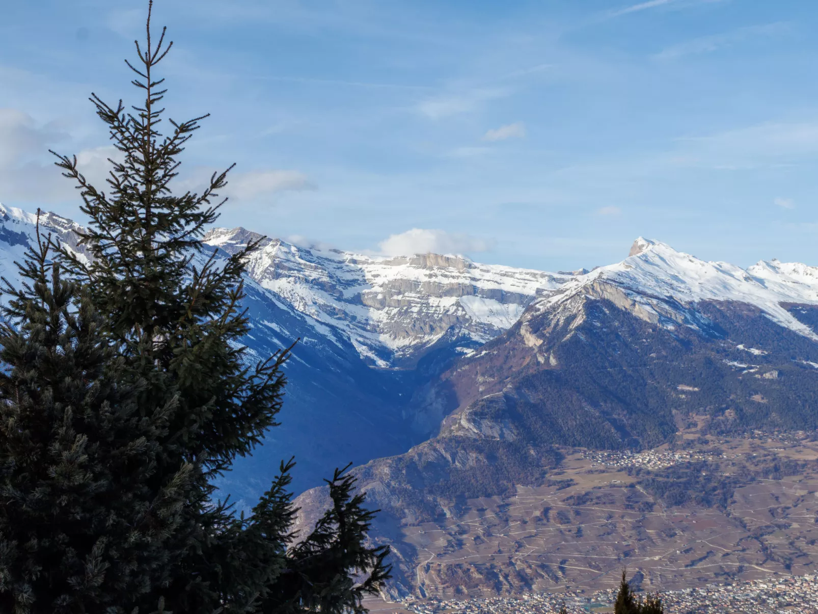 La Balance - Outside