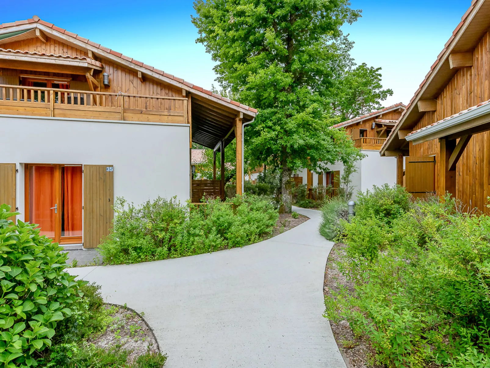 Les Rives du Lac-Outside