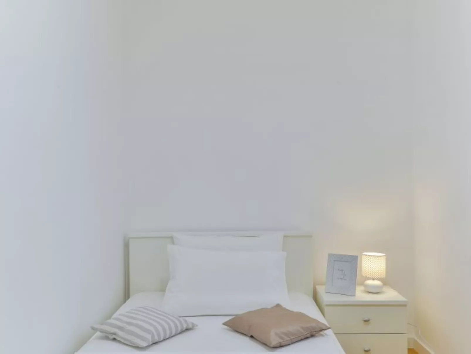 Vila Megy -  ID 2209 - Image-tags.info