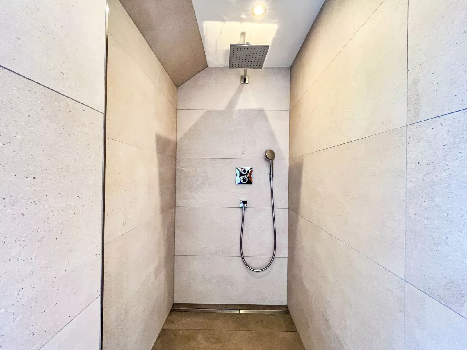 Kinast (HFT202) - Drinnen