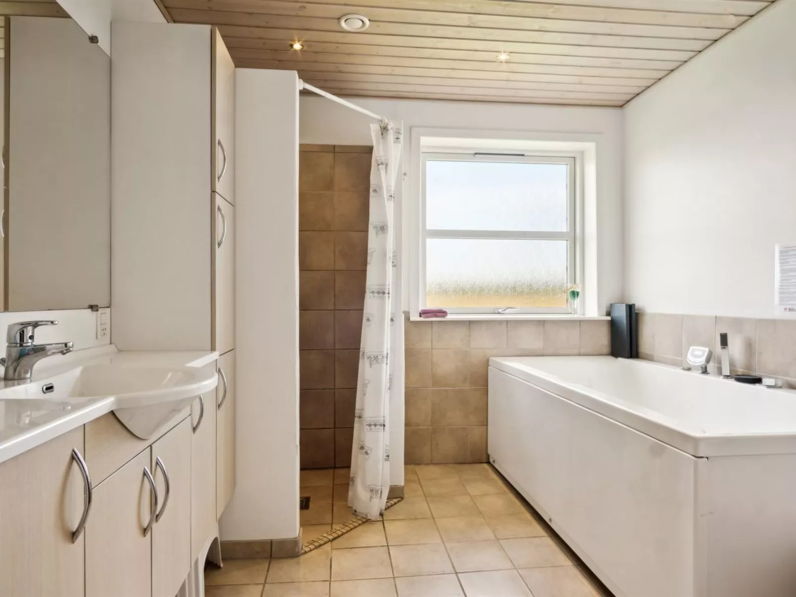 "Neno" - 100m from the sea-Drinnen