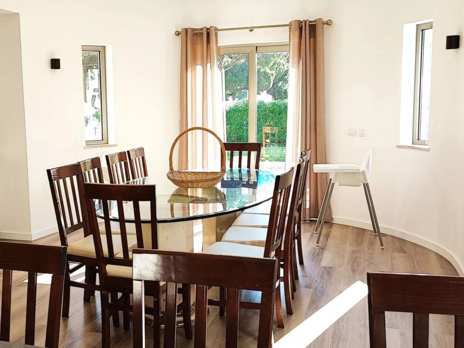 Villa mit 6 Schlafzimmern, Familie, Gruppen, Strand, Pool, Garten - Image-tags.info